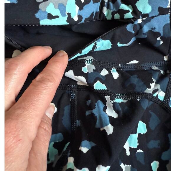 Sweaty Betty 7/8 Power Leggings Women’s Small Black Blue Floral Print Yoga Pants - Picture 4 of 7